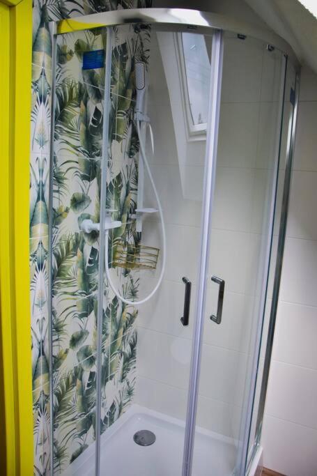 Pastelowy Domek Z Balia Elektryczna Z Jacuzzi Zalakowo Buitenkant foto