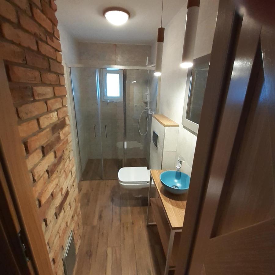 Pastelowy Domek Z Balia Elektryczna Z Jacuzzi Zalakowo Buitenkant foto